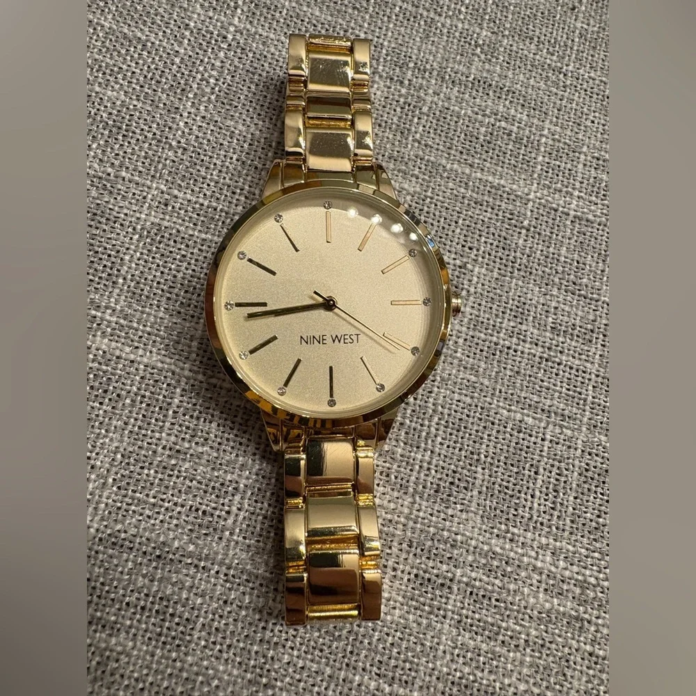 Nine West Women's Quartz Gold-Tone Alloy Link Bracelet Watch, 36mm